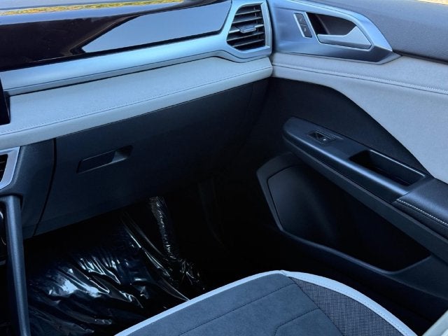 2027 Volkswagen Taos SE