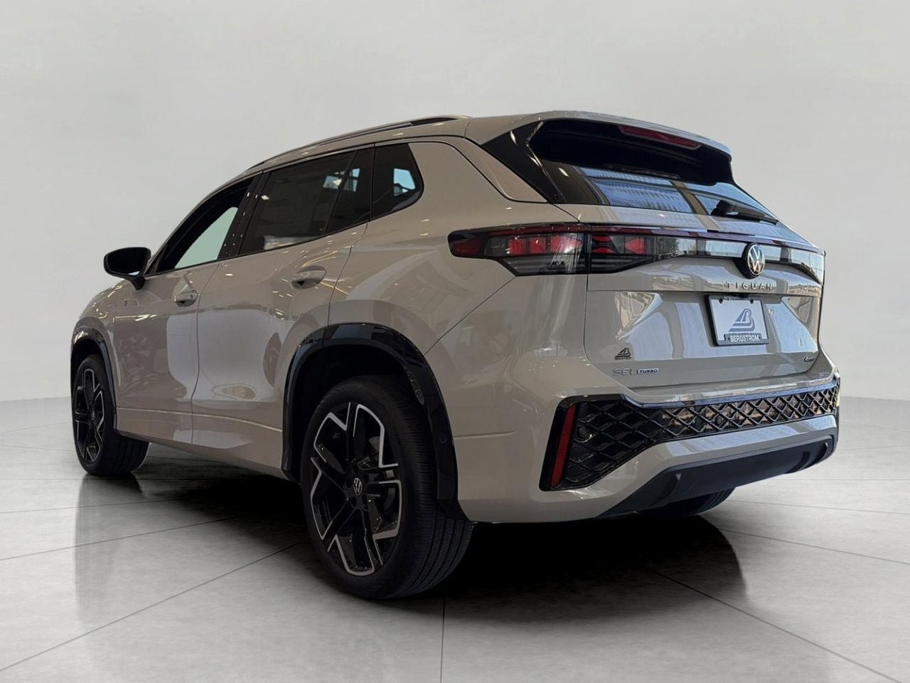 2026 Volkswagen Tiguan SEL R-Line Turbo