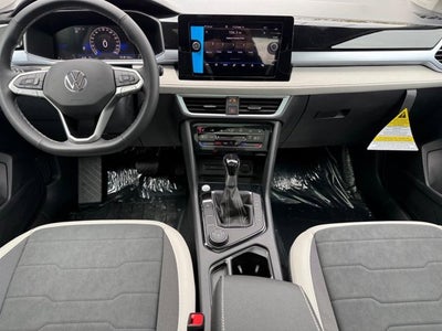 2026 Volkswagen Taos SE
