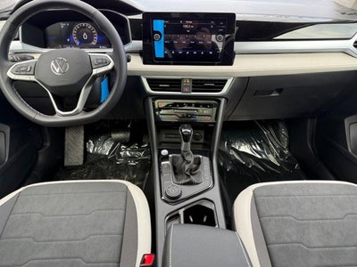 2026 Volkswagen Taos SE