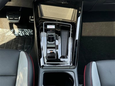 2025 Volkswagen Golf GTI SE