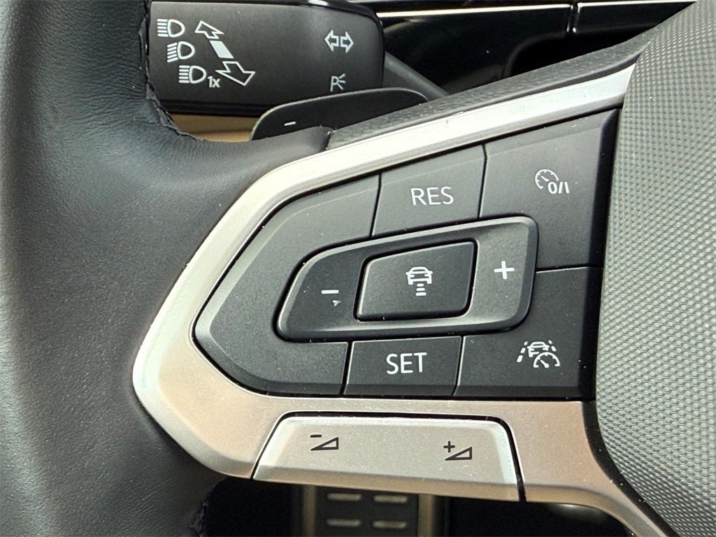 2025 Volkswagen Atlas Cross Sport 2.0T SEL R-Line Black