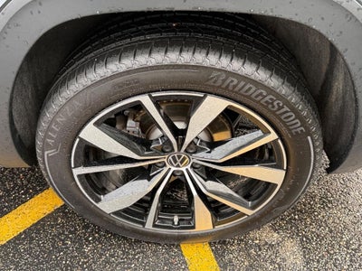2025 Volkswagen Atlas 2.0T SEL Premium R-Line