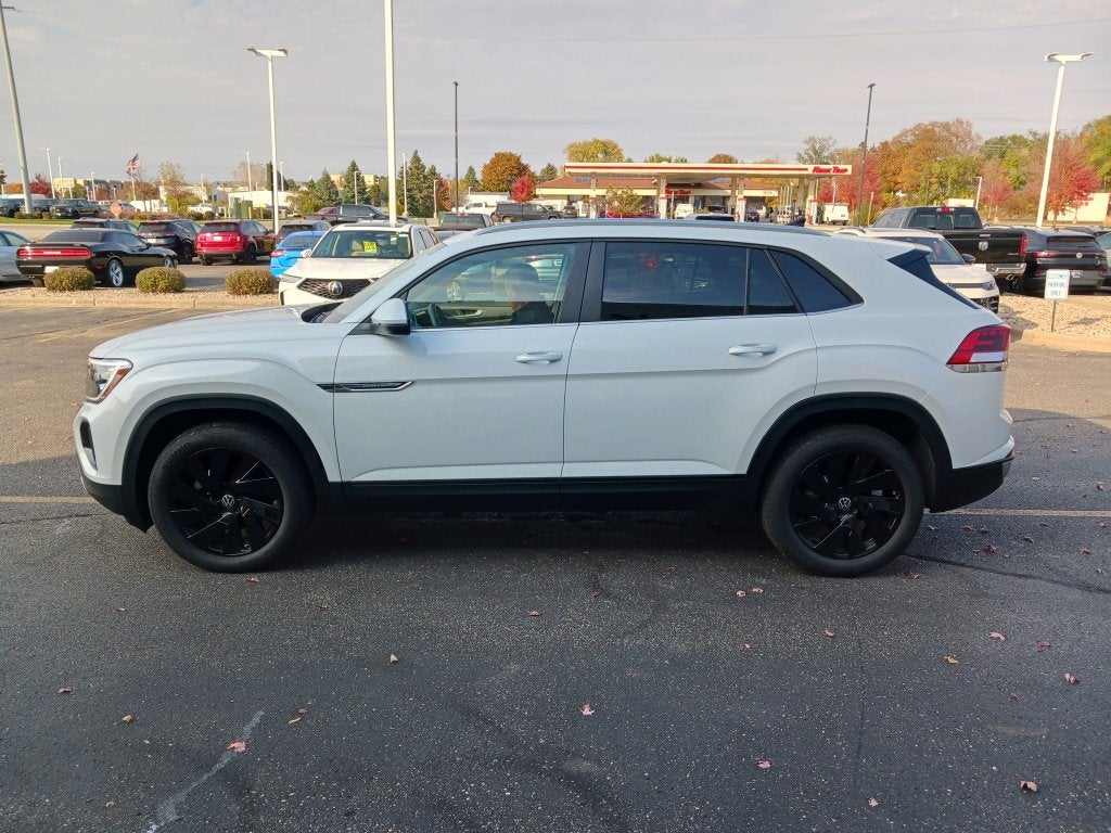 2026 Volkswagen Atlas Cross Sport SE w/Technology