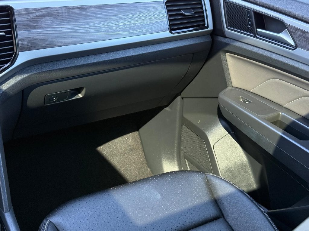 2023 Volkswagen Atlas Cross Sport 2.0T SE w/Technology
