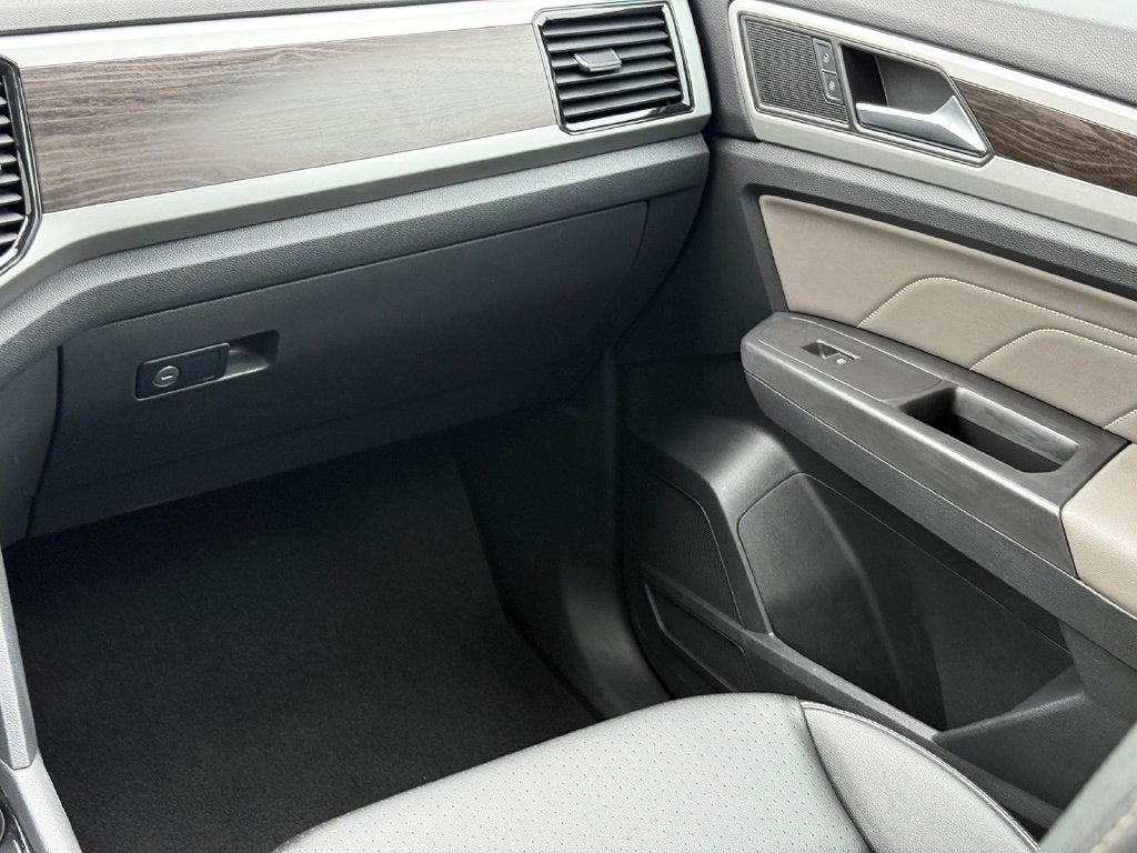 2023 Volkswagen Atlas 2.0T SE w/Technology