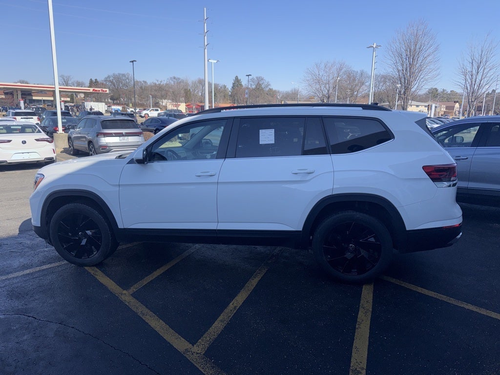 2025 Volkswagen Atlas 2.0T SE w/Technology