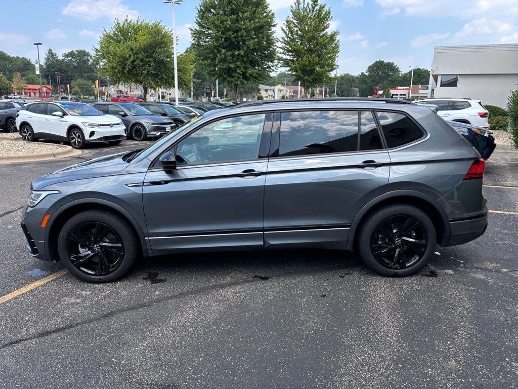 2023 Volkswagen Tiguan 2.0T SE R-Line Black