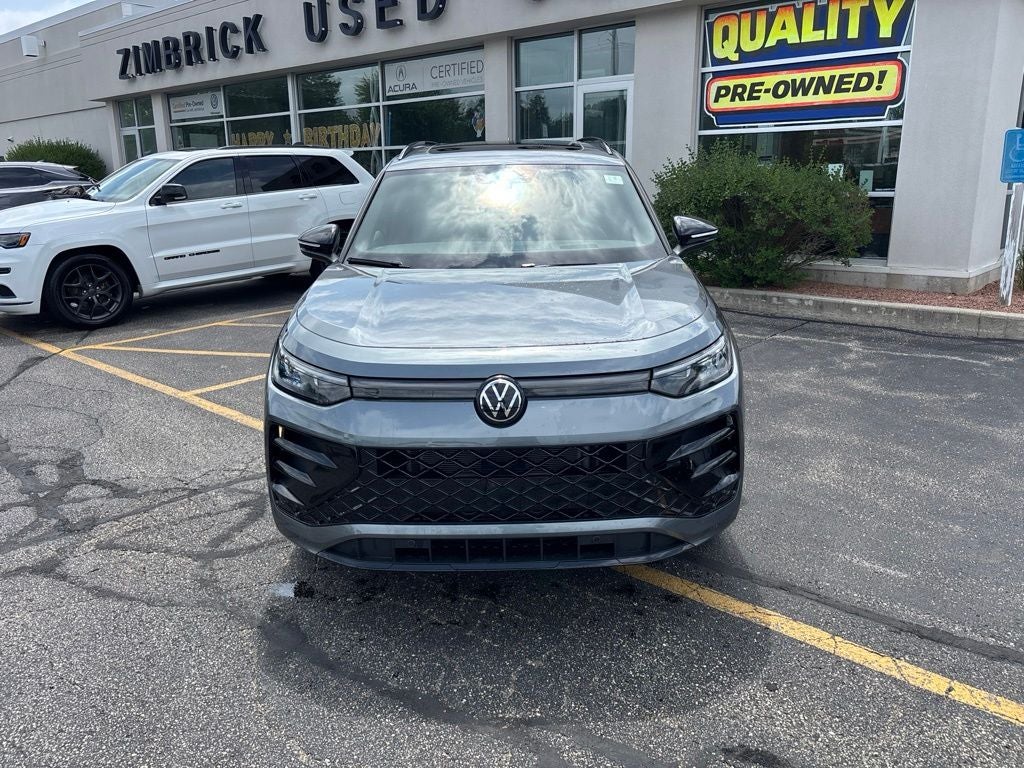2025 Volkswagen Tiguan 2.0T SE R-Line Black