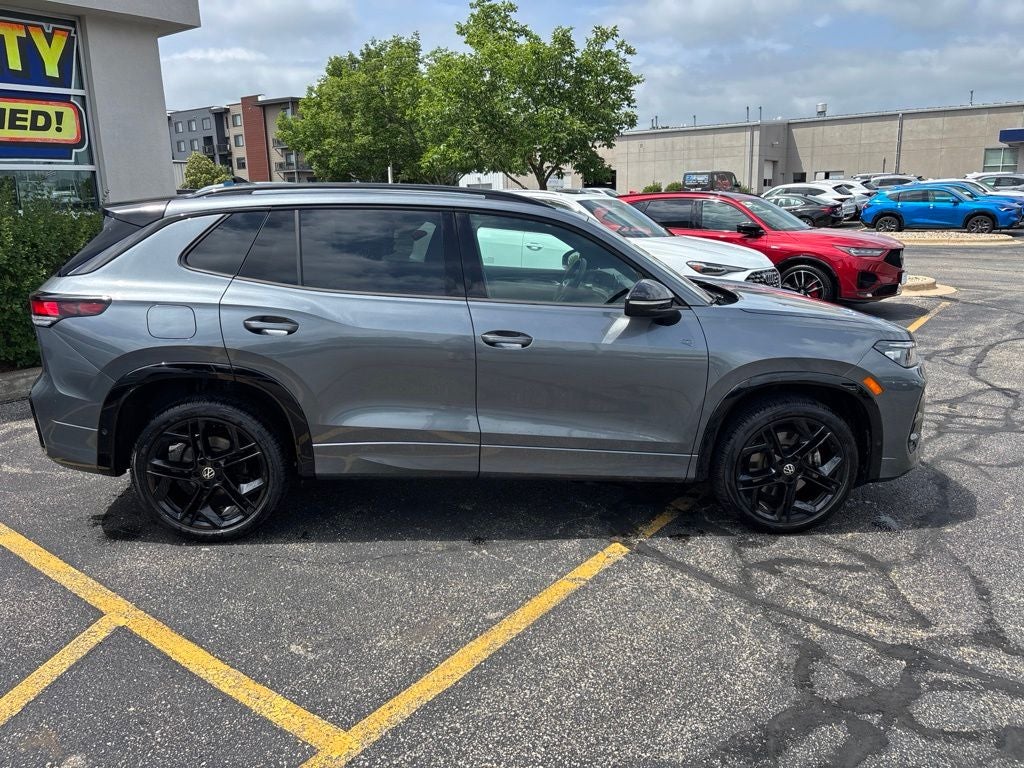2025 Volkswagen Tiguan 2.0T SE R-Line Black