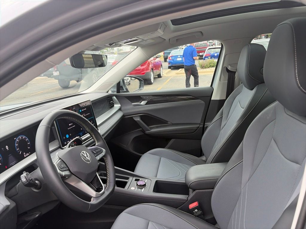 2025 Volkswagen Tiguan 2.0T SE