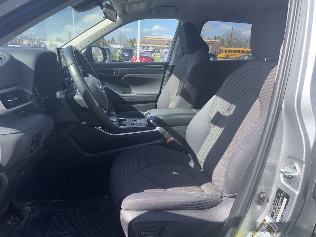 2023 Toyota Highlander LE