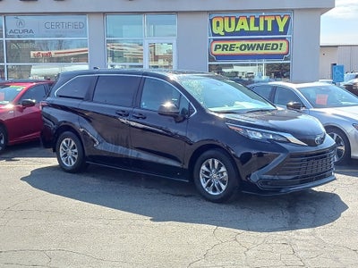 2025 Toyota Sienna LE 8 Passenger