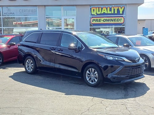2025 Toyota Sienna LE 8 Passenger