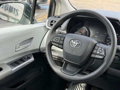2025 Toyota Sienna LE 8 Passenger