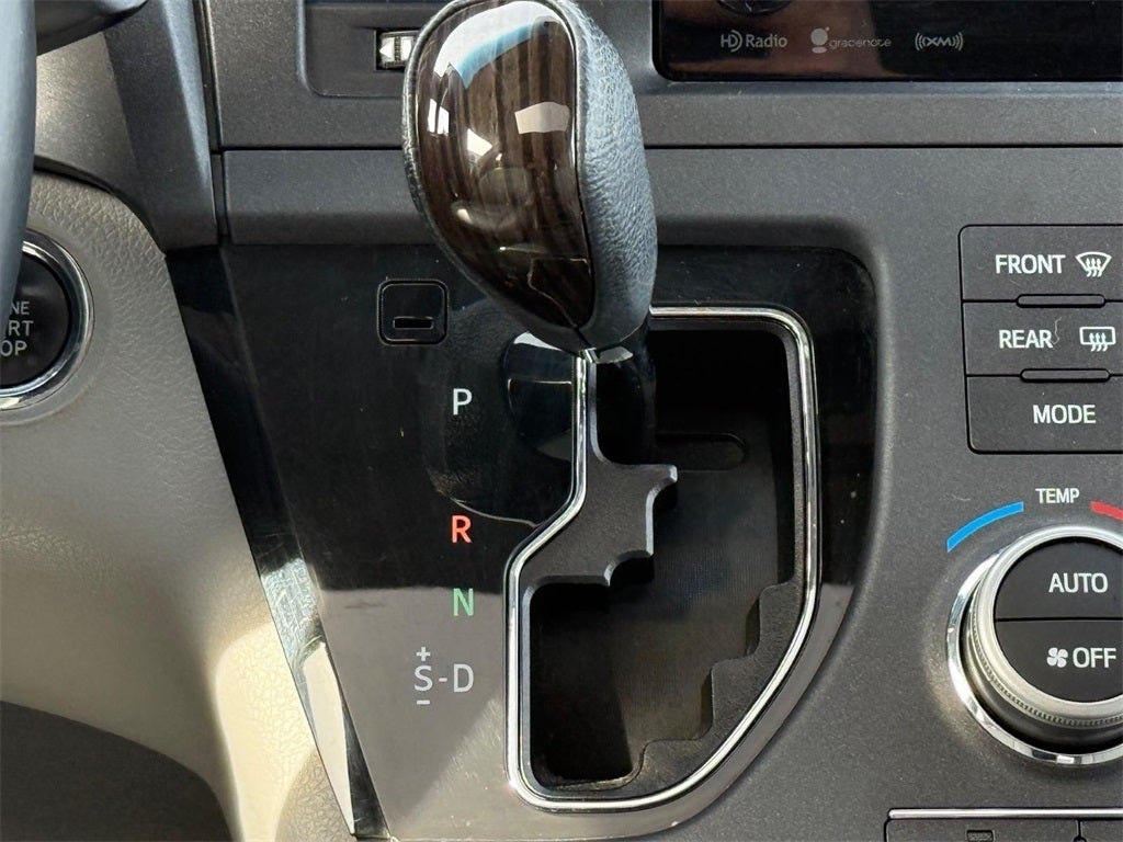 2016 Toyota Sienna L 7 Passenger