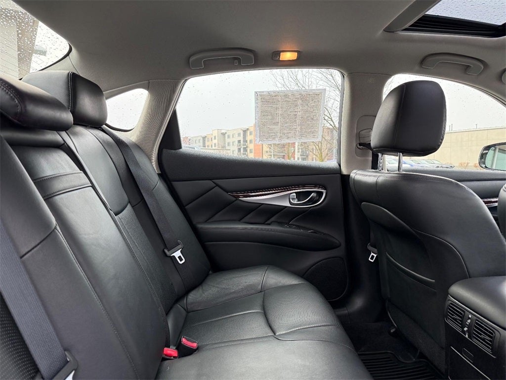 2015 INFINITI Q70 3.7X