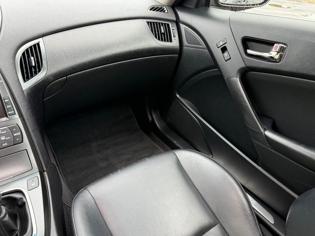 2011 Hyundai Genesis Coupe 3.8 Track