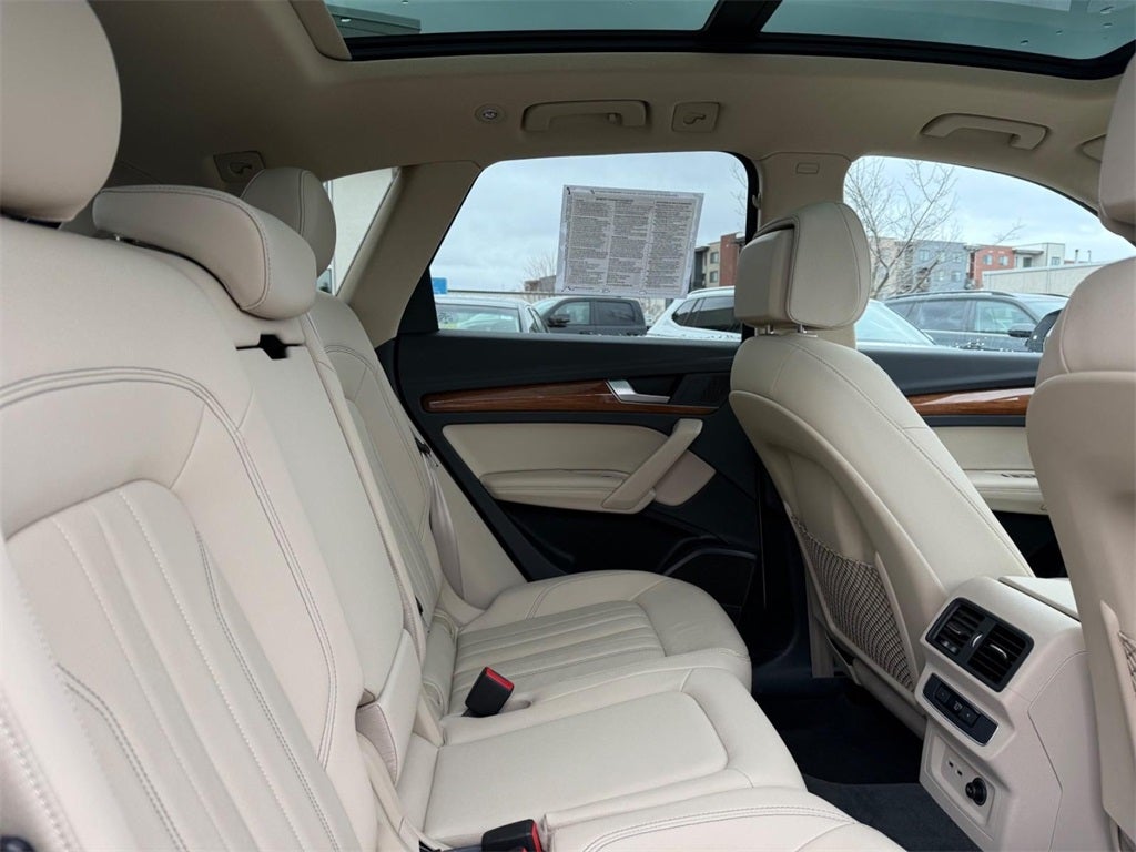 2022 Audi Q5 45 S line Premium quattro