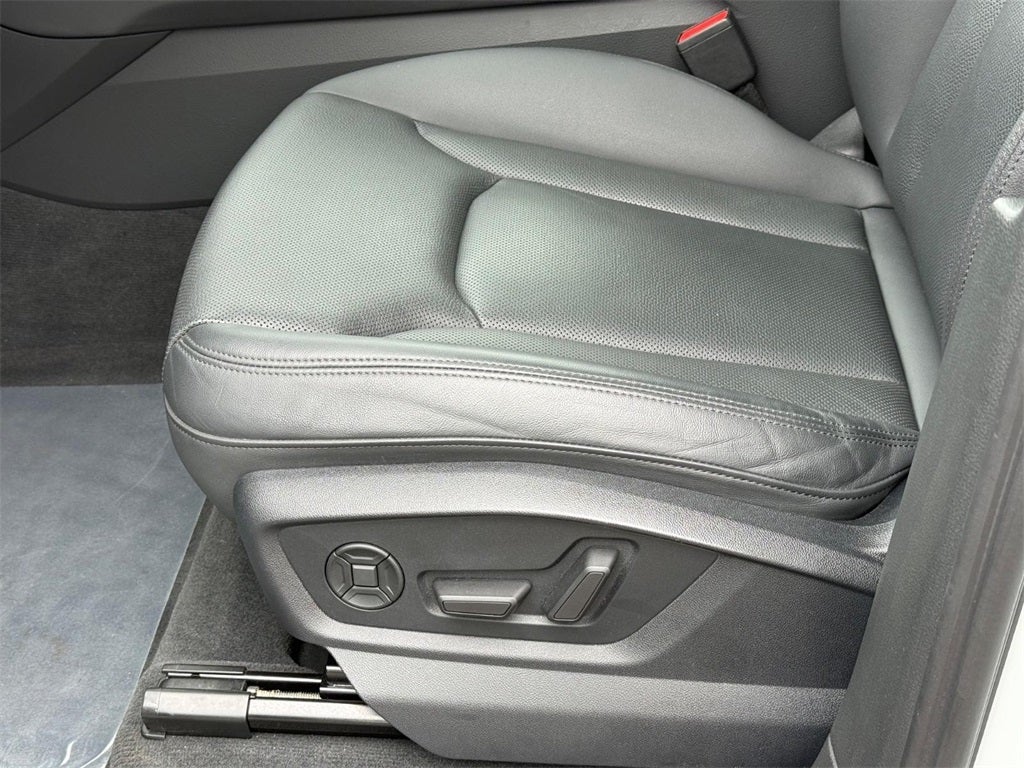 2023 Audi Q7 45 Premium Plus quattro